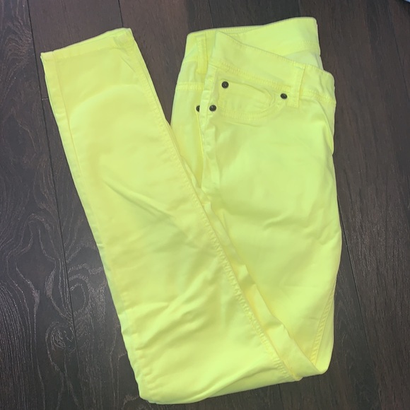 Neon yellow skinny pants - Picture 3 of 4